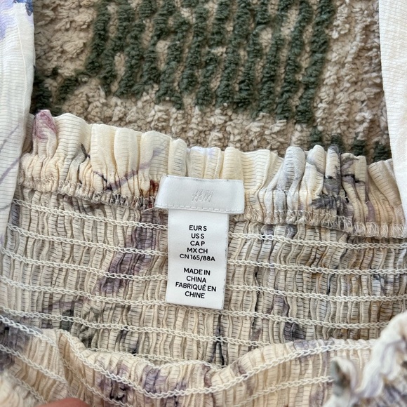 H&M peasant top - Picture 9 of 9